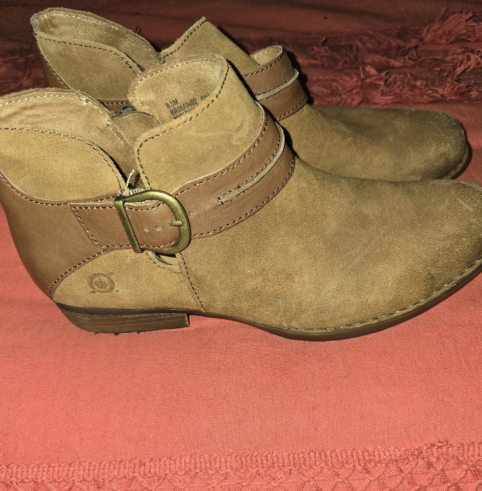 BORN leather booties ankle boots 9.5 Medium